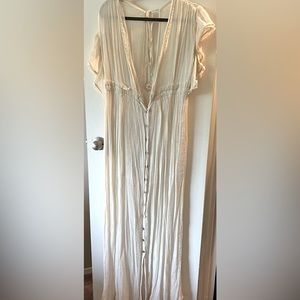 Beautiful flowy white dress!